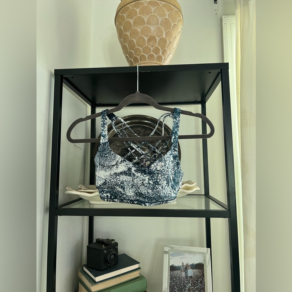 Lululemon women’s sports bra